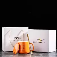 Caja de regalo naranja